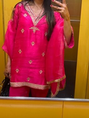 Bright Pink Embroidered Pakistani/Indian Suit